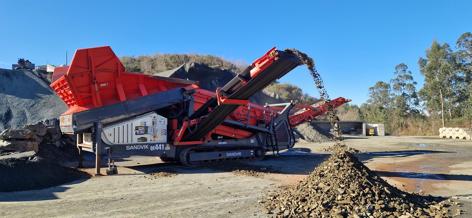 Sandvik QE441 precribador 3 paños