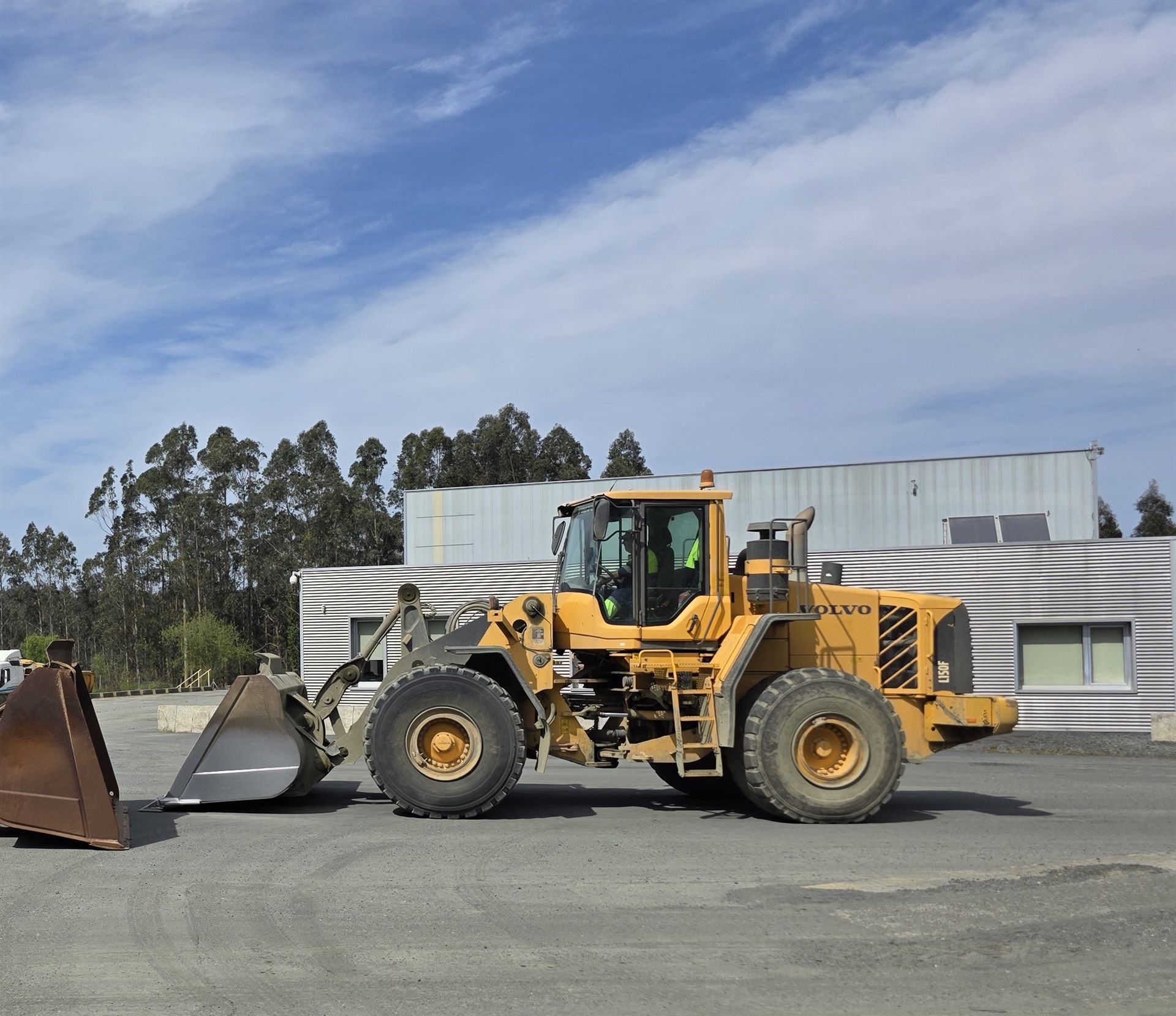 Volvo L150F cargadora de ruedas en operación